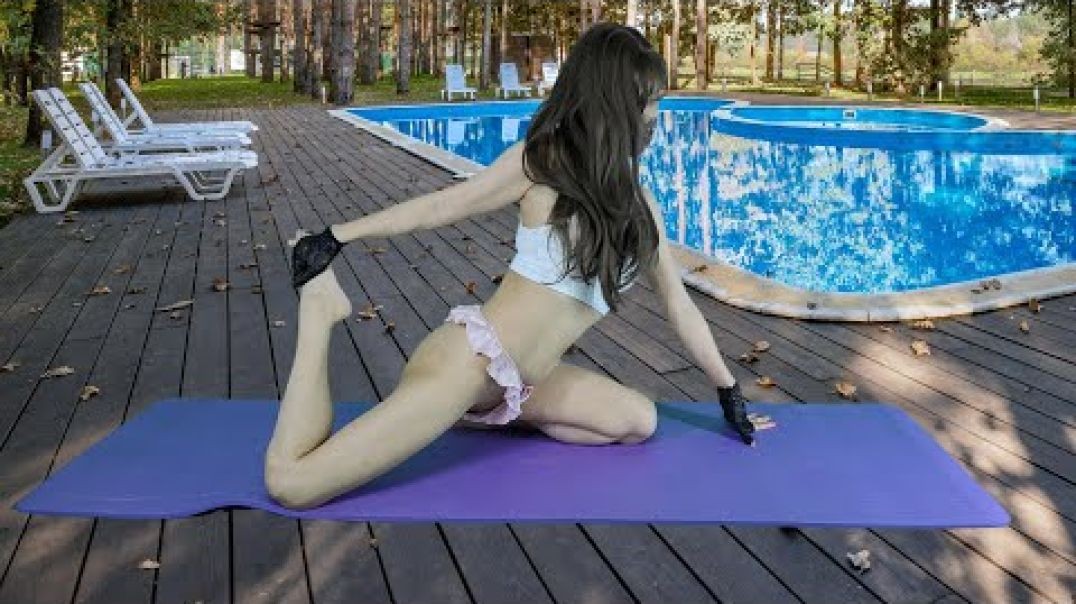 Sarah's Yoga Session 3: Modified Pigeon Pose for Bikini Yoga